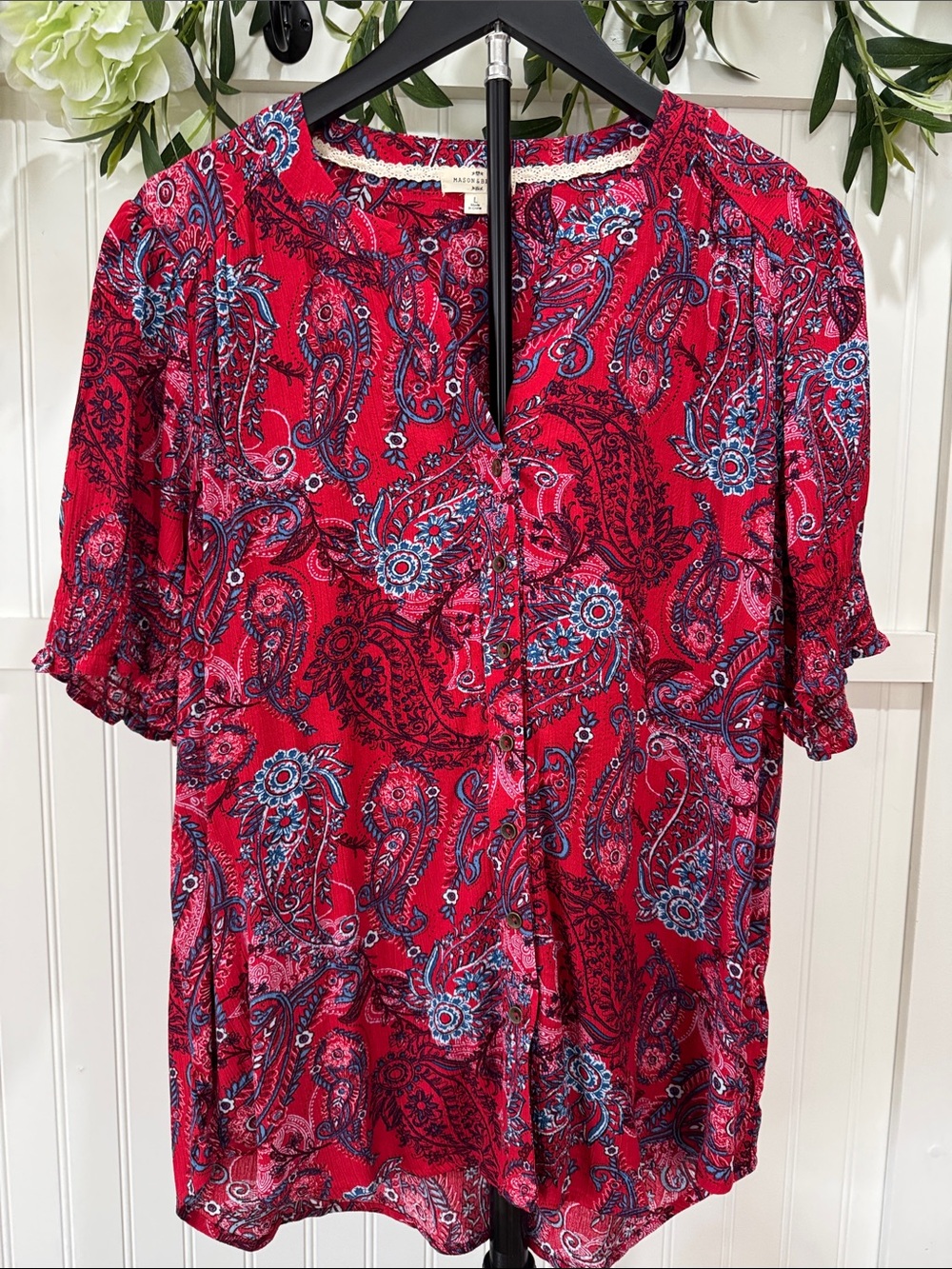 #848 MASON & BELLE Vibrant Red Paisley Button-Front Smocked Short Sleeve